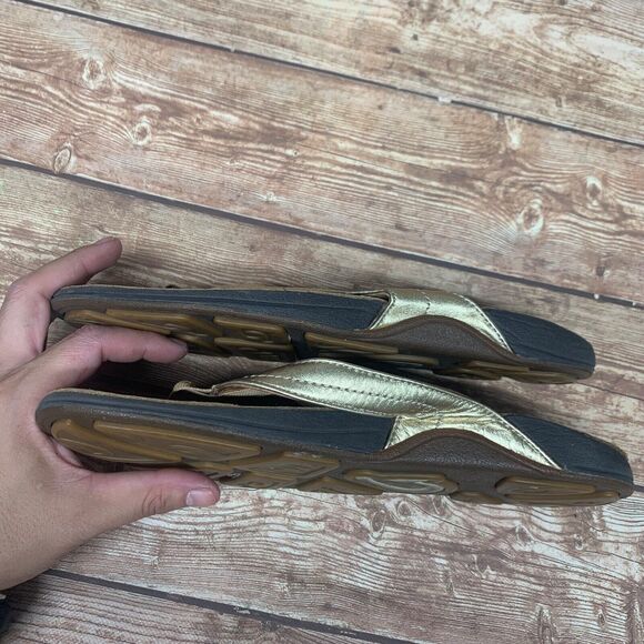 Olukai Kumu Brown Leather Gold Tone Strap Sandal Flip Flops Womens Size 8 EU 38 - Picture 3 of 11